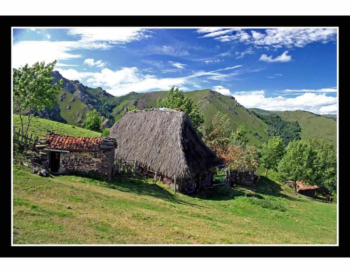 Casa Rural La Carrozal Senda Del Oso Orelleiru Dış mekan fotoğraf